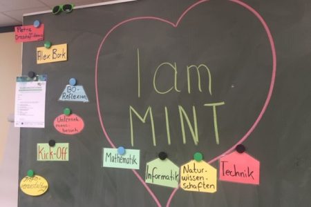 „I AM MINT – Mit Azubi Mentoren zum MINT-Beruf“ – Schülerinnen und Schüler der 8. Klassen der Gesamtschule Edertal nehmen an Projekt teil