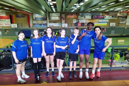 Gesamtschule Edertal – Schülerinnen und Schüler glänzen beim Floorball Hessenpokal